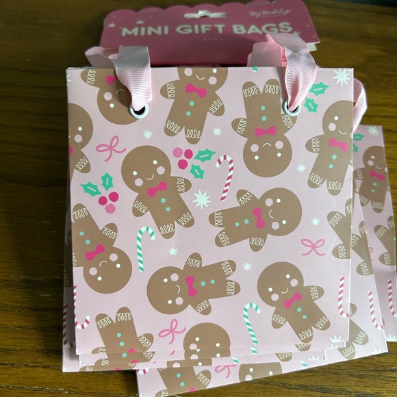 My Mind’s Eye Paper Goods Gingerbread Gift Bags - Set of 6 - Picture 4 of 4